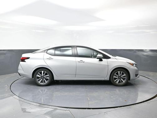 2023 Nissan Versa 1.6 SV