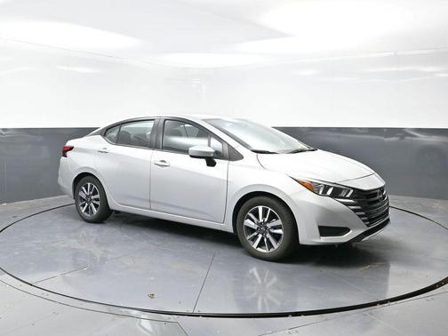 2023 Nissan Versa 1.6 SV