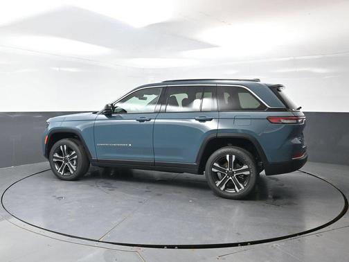 Steel Blue 2027 Jeep Grand Cherokee Limited