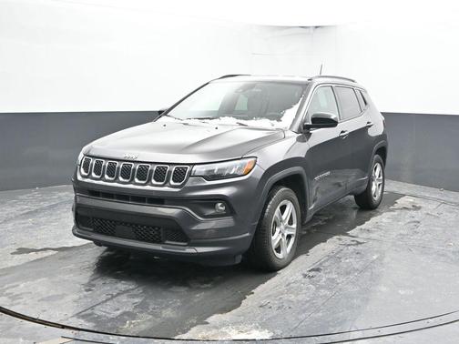 Gray 2024 Jeep Compass Latitude