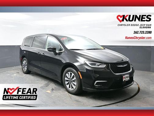 2024 Chrysler Pacifica Hybrid Select