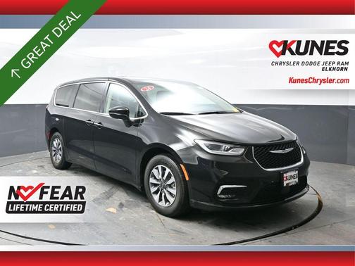 Diamond Black 2024 Chrysler Pacifica Hybrid Select