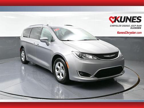 2017 Chrysler Pacifica Touring-L Plus