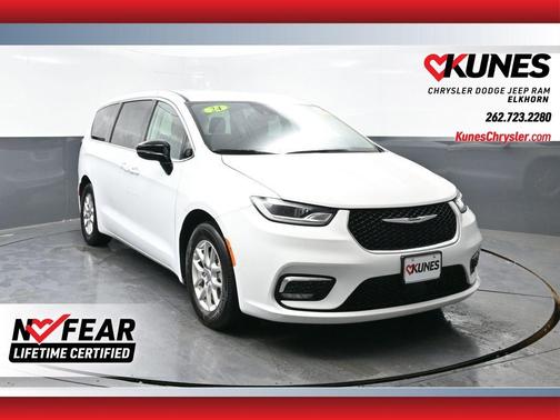 Bright White Clearcoat 2024 Chrysler Pacifica Touring-L