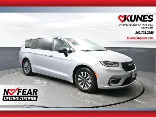 2024 Chrysler Pacifica Hybrid Select