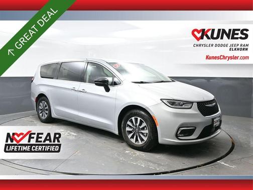 2024 Chrysler Pacifica Hybrid Select