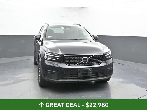 2024 Volvo XC40 B5 Core