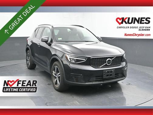 2024 Volvo XC40 B5 Core