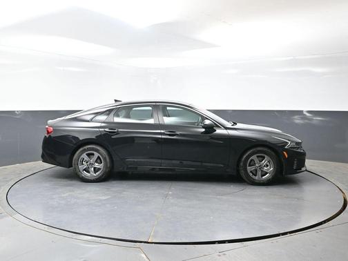 Ebony Black 2023 Kia K5 LXS