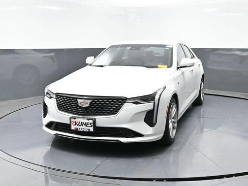 2024 Cadillac CT4 Luxury