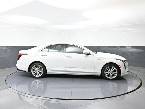 2024 Cadillac CT4 Luxury