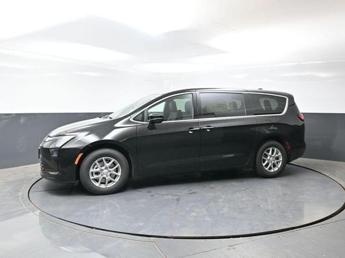 PXJ 2027 Chrysler Pacifica SELECT