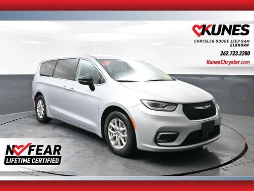 2024 Chrysler Pacifica Touring-L