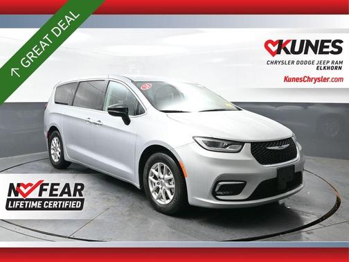 2024 Chrysler Pacifica Touring-L