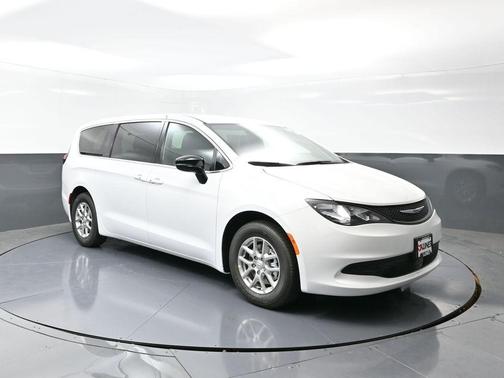 2026 Chrysler Voyager LX