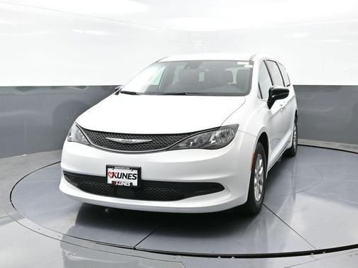 2026 Chrysler Voyager LX