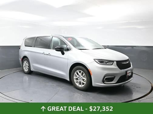 Silver Mist Clearcoat 2024 Chrysler Pacifica Touring-L