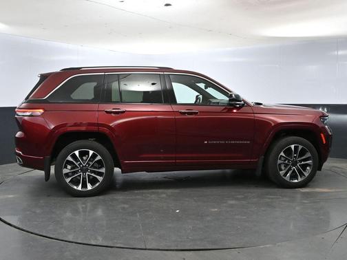 2022 Jeep Grand Cherokee Overland