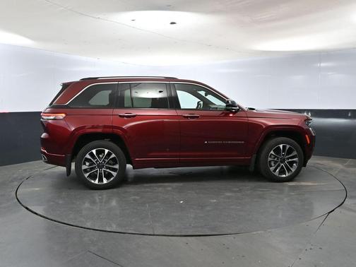 2022 Jeep Grand Cherokee Overland