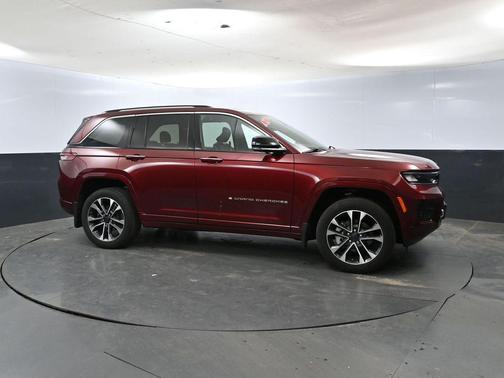 2022 Jeep Grand Cherokee Overland