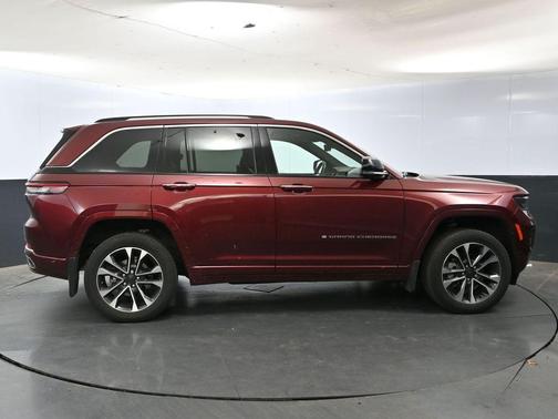 2022 Jeep Grand Cherokee Overland