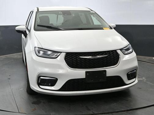 2023 Chrysler Pacifica Touring-L