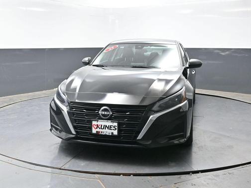 Black 2025 Nissan Altima SV