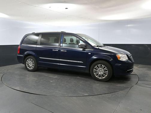 2014 Chrysler Town & Country Touring-L