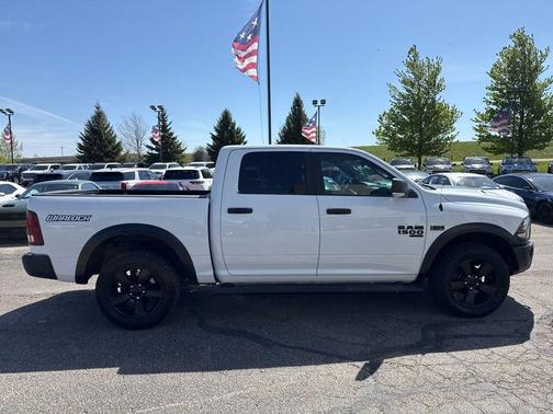 Bright White Clearcoat 2020 RAM 1500 Classic SLT