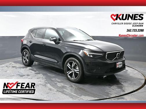 2024 Volvo XC40 B5 Core