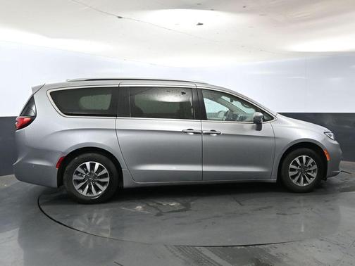 2021 Chrysler Pacifica Hybrid Touring L