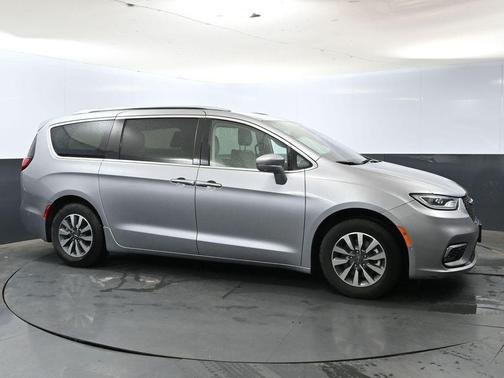 2021 Chrysler Pacifica Hybrid Touring L