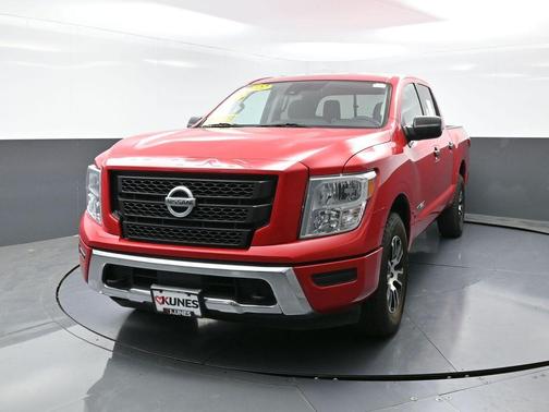 2022 Nissan Titan SV