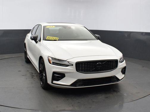 2024 Volvo S60 B5 Plus Black Edition