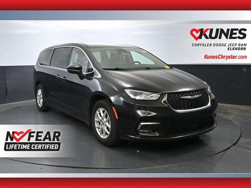 2023 Chrysler Pacifica Touring-L