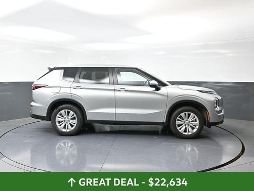 2025 Mitsubishi Outlander ES