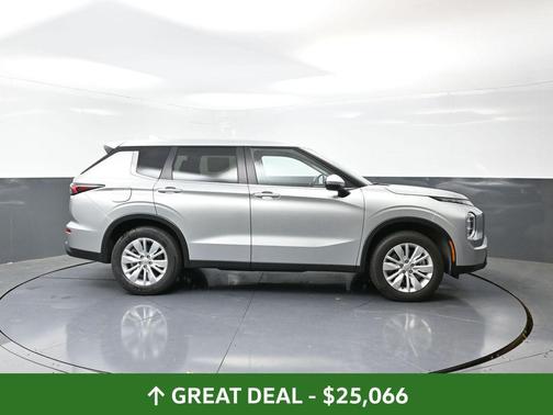 2025 Mitsubishi Outlander ES