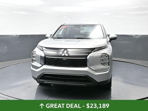 2025 Mitsubishi Outlander ES