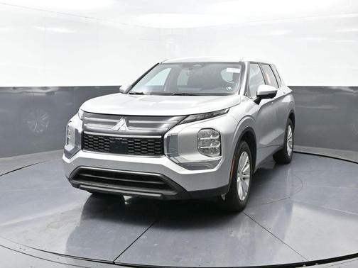 2025 Mitsubishi Outlander ES