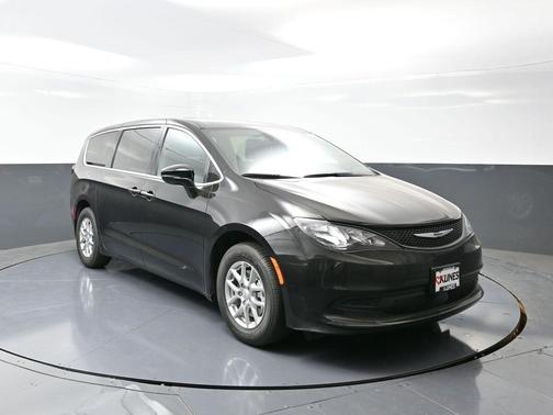 2026 Chrysler Voyager LX