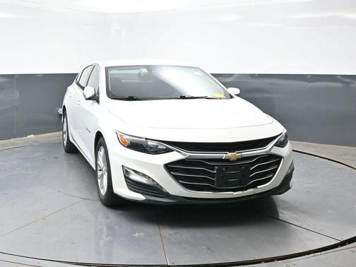 Summit White 2023 Chevrolet Malibu LT