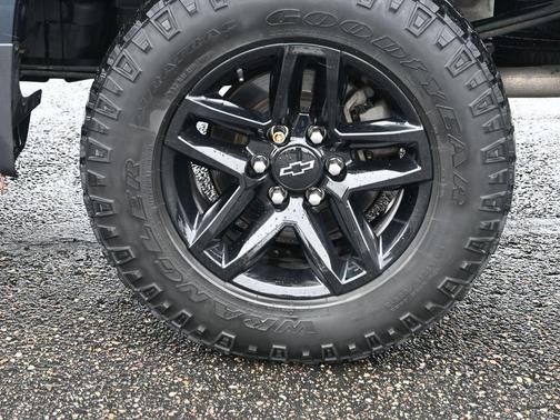 Shadow Gray Metallic 2022 Chevrolet Silverado 1500 Limited LT Trail Boss