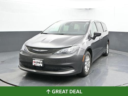 Granite Crystal Clearcoat Metallic 2023 Chrysler Voyager LX