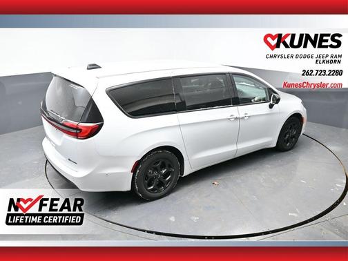 2024 Chrysler Pacifica Hybrid Select