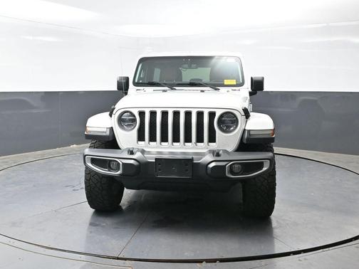 Bright White Clearcoat 2018 Jeep Wrangler Unlimited Sahara