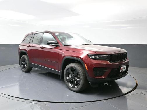 2025 Jeep Grand Cherokee Laredo