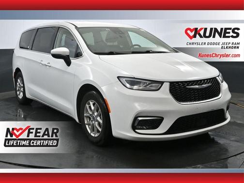 2023 Chrysler Pacifica Touring-L