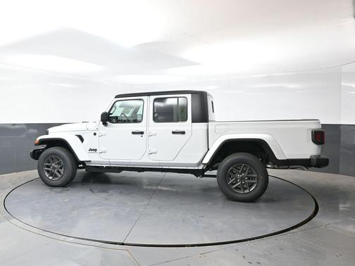 Bright White Clearcoat 2026 Jeep Gladiator Sport