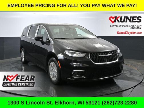 2025 Chrysler Pacifica Select
