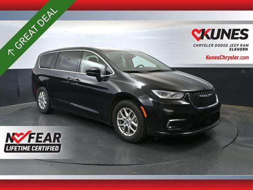2023 Chrysler Pacifica Touring-L